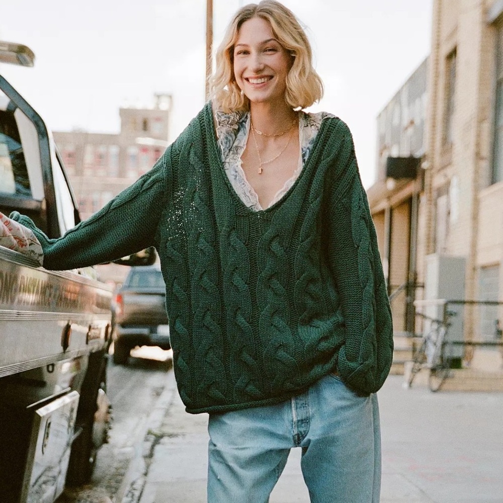 BDG Forest Green Skylar V-Neck Cable Knit Sweater